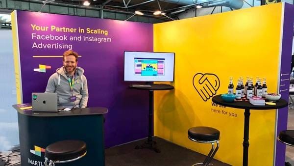 Custom Magnetic Pop Up Display