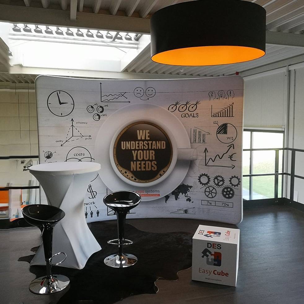 statafel en zitkubus