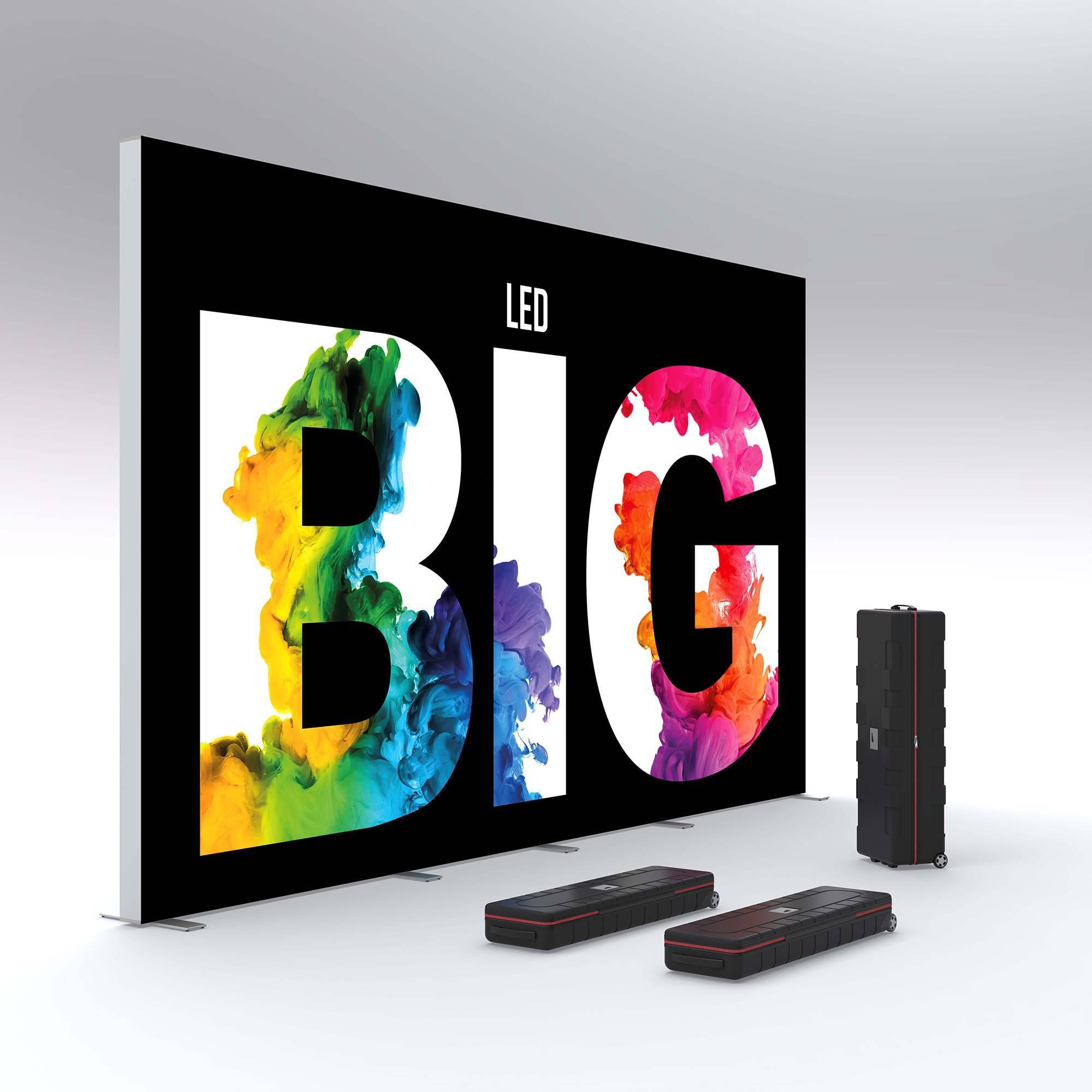 Bedrukte LED-Lightbox met levendig meerkleurig woord 'BIG' met daarnaast een ABS transportkoffer op wieltjes
